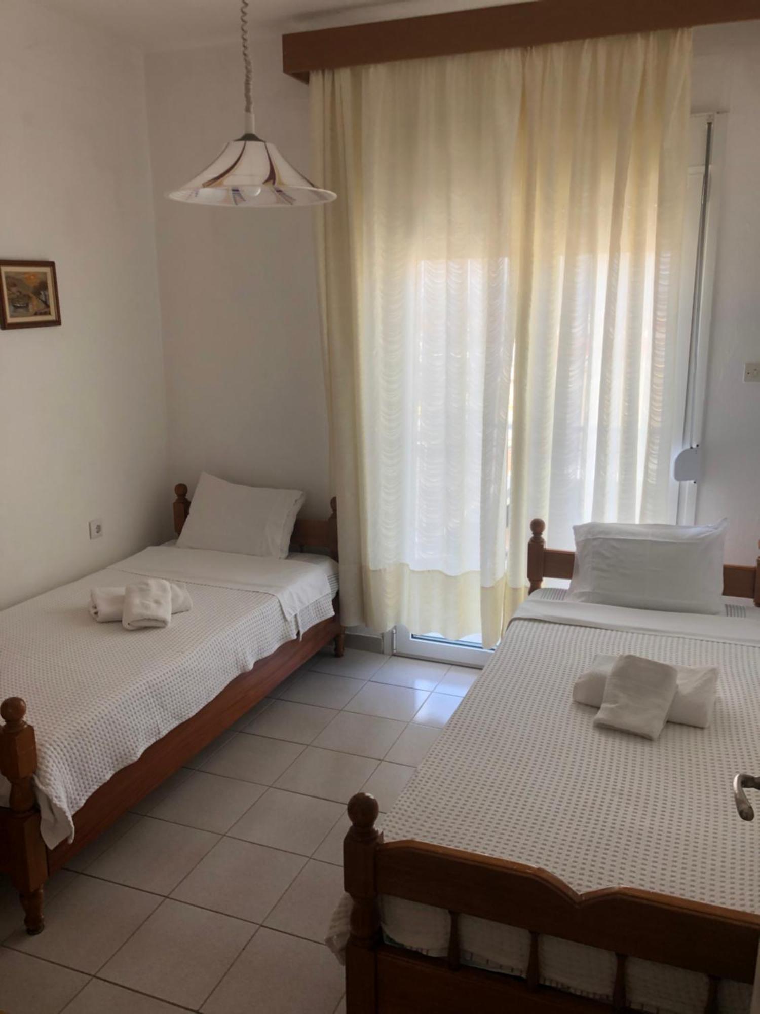 Nikos Rooms Néa Péramos المظهر الخارجي الصورة